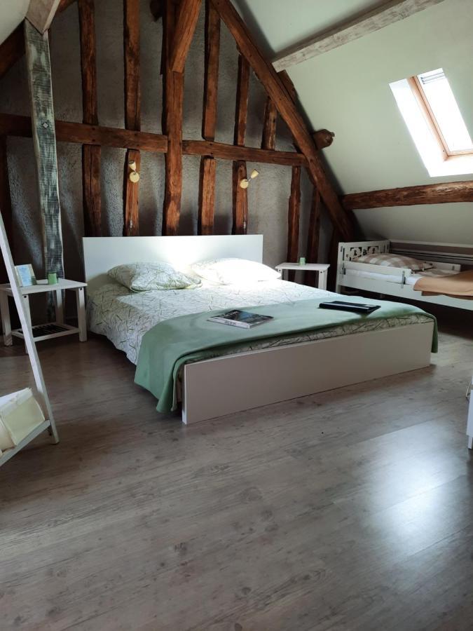 La Maison Genevier - Chambre La Family Montreuil-en-Touraine Exterior photo